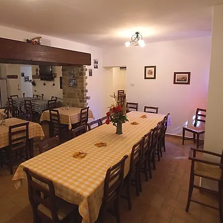 Alloggio per agriturismo La Valle Dei Fiori Di Bellucci Rosanna *